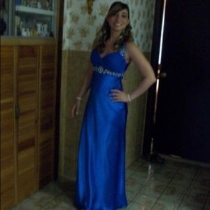 Blue eventing dress perfect for prom